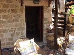 George & Alexandra's Apartments