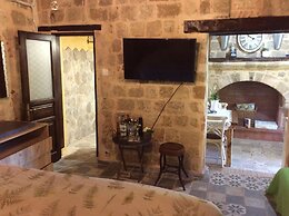 George & Alexandra's Apartments