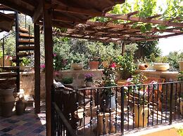 George & Alexandra's Apartments