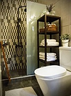 George & Alexandra's Apartments