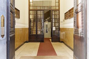 Appartamento dietro Fontana del Nettuno 