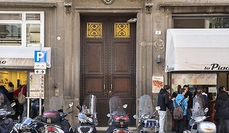 Appartamento dietro Fontana del Nettuno 