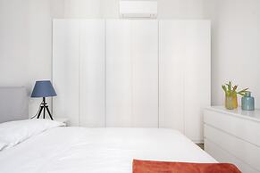 Appartamento dietro Fontana del Nettuno 