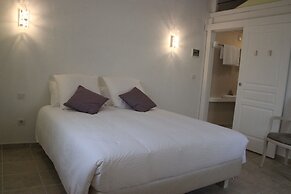 Hameau Fleur de Pierres B&B