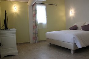 Hameau Fleur de Pierres B&B