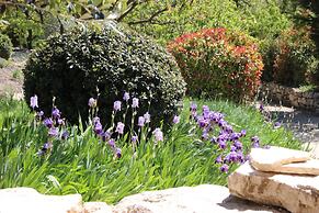 Hameau Fleur de Pierres B&B