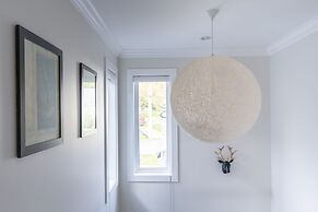 Luxury house with 3 bedrooms and 1 office