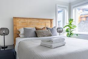 Luxury house with 3 bedrooms and 1 office