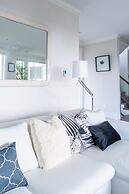 Luxury house with 3 bedrooms and 1 office