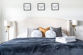 Luxury house with 3 bedrooms and 1 office