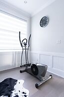 Luxury house with 3 bedrooms and 1 office