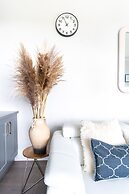 Luxury house with 3 bedrooms and 1 office