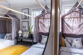 Luxury house with 3 bedrooms and 1 office