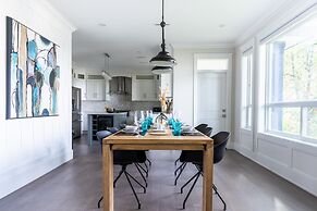 Luxury house with 3 bedrooms and 1 office