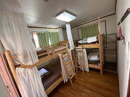 Guesthouse Base Okinawa - Hostel