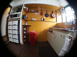 Guesthouse Base Okinawa - Hostel