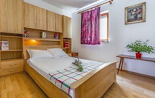 Apartments Lorencin Milka