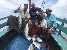 Ngwe Saung Garden Guest House