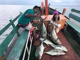 Ngwe Saung Garden Guest House