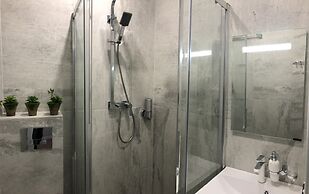 Central Bay Studios. 7min Station, Arbat Street