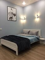 Central Bay Studios. 7min Station, Arbat Street