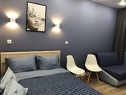 Central Bay Studios. 7min Station, Arbat Street