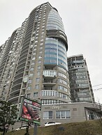 Central Bay Studios. 7min Station, Arbat Street