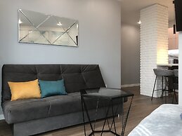 Central Bay Studios. 7min Station, Arbat Street