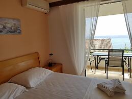 Menigos Type A2R no90 Seaview 2 Bedroom