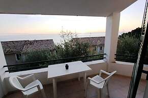 Menigos Type A2R no90 Seaview 2 Bedroom