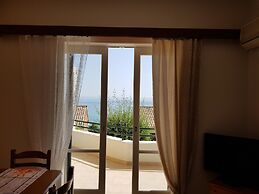 Menigos Type A2R no90 Seaview 2 Bedroom