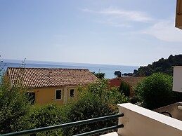 Menigos Type A2R no90 Seaview 2 Bedroom