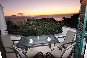 Menigos Type A2R no90 Seaview 2 Bedroom