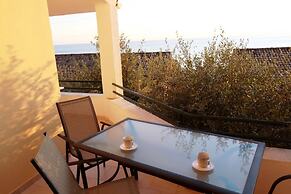 Menigos Type A2R no90 Seaview 2 Bedroom