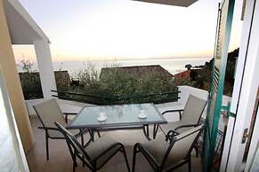 Menigos Type A2R no90 Seaview 2 Bedroom