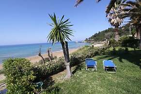 Menigos AB4G no50 Beachfront 2 Bdr Apt