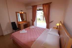 Menigos AB4G no50 Beachfront 2 Bdr Apt