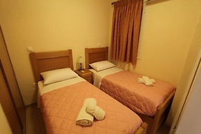 Menigos AB4G no50 Beachfront 2 Bdr Apt