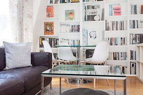 Oxford Street & Soho Modern 2 Bed Apt