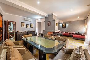 Private Villa In Center