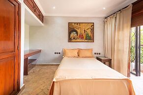 Private Villa In Center