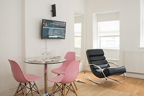 Spacious Studio Apartment Soho Square