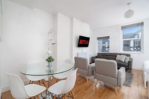 Spacious Studio Apartment Soho Square
