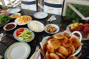 Heaven Garden Boutique Bungalow