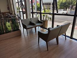 Hotel Maestro Express