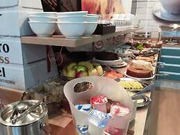 Hotel Maestro Express