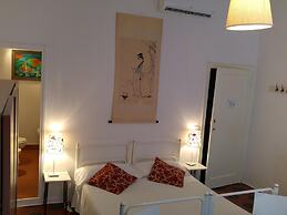 Lucretia House Affittacamere