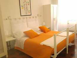 Lucretia House Affittacamere