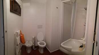 Lucretia House Affittacamere