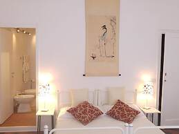 Lucretia House Affittacamere